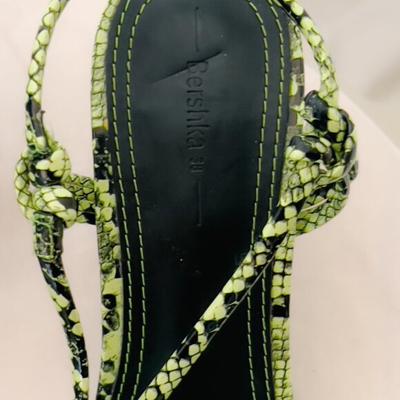 Green Snakeskin Heels from Bershka - Picture 9 of 10